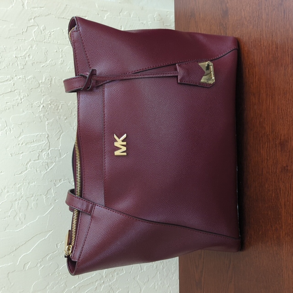MICHAEL Michael Kors Oxblood Maddie Medium Crossgrain Leather Tote Bag - Picture 2 of 15